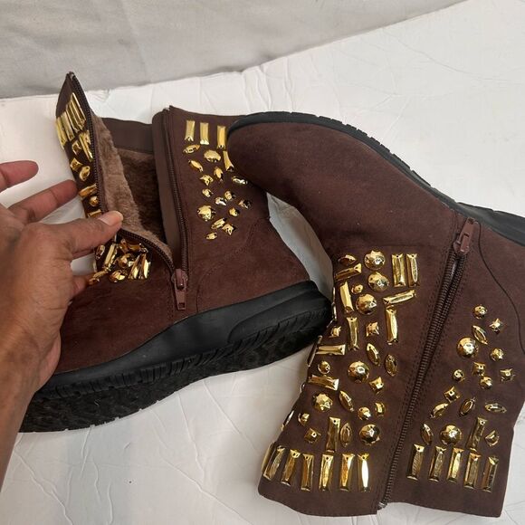 Joan Boyce Women’s Ankle Brown Gold Bedazzled Boots Size 7 Cognac Suede - Picture 4 of 13